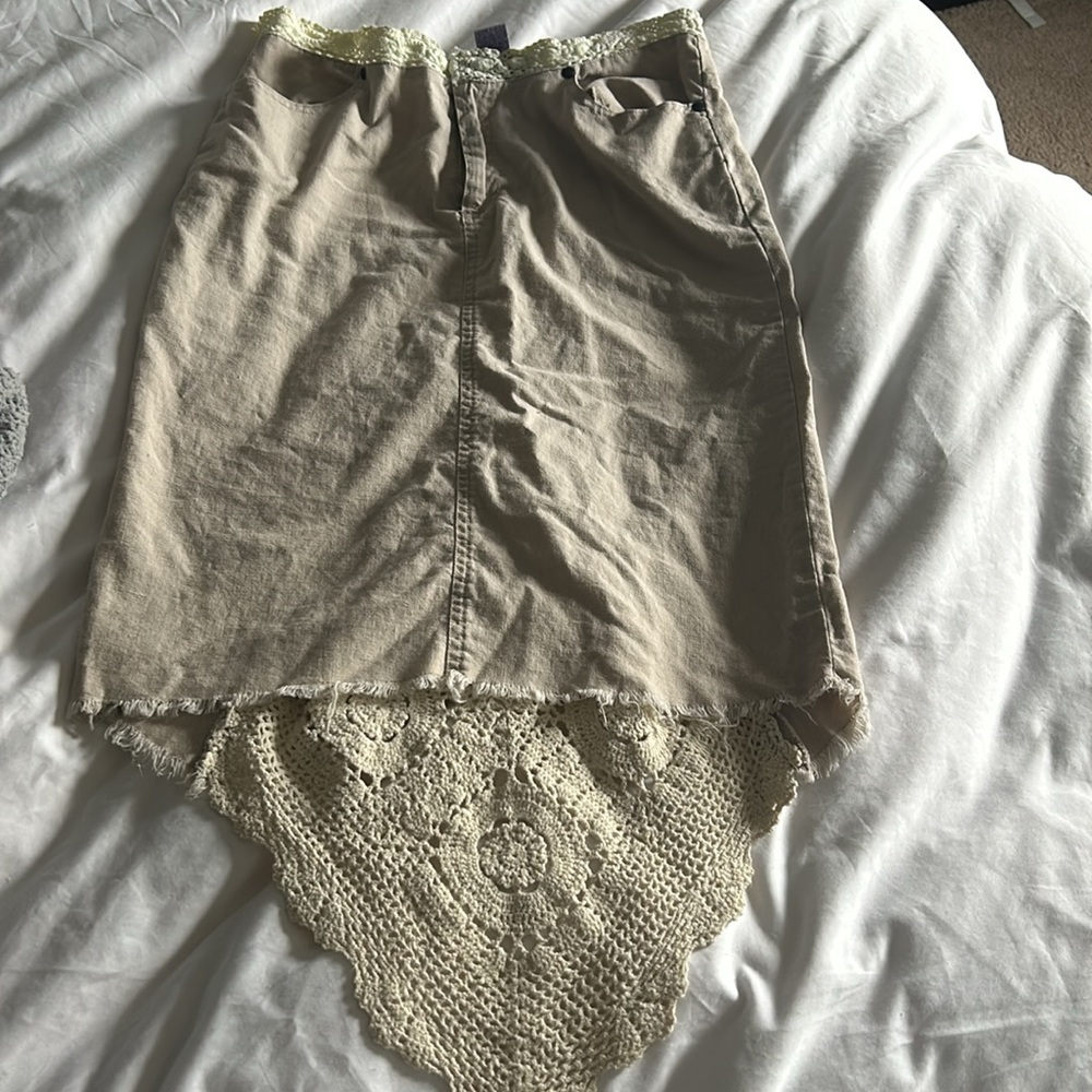 Vintage khaki skirt with crochet details